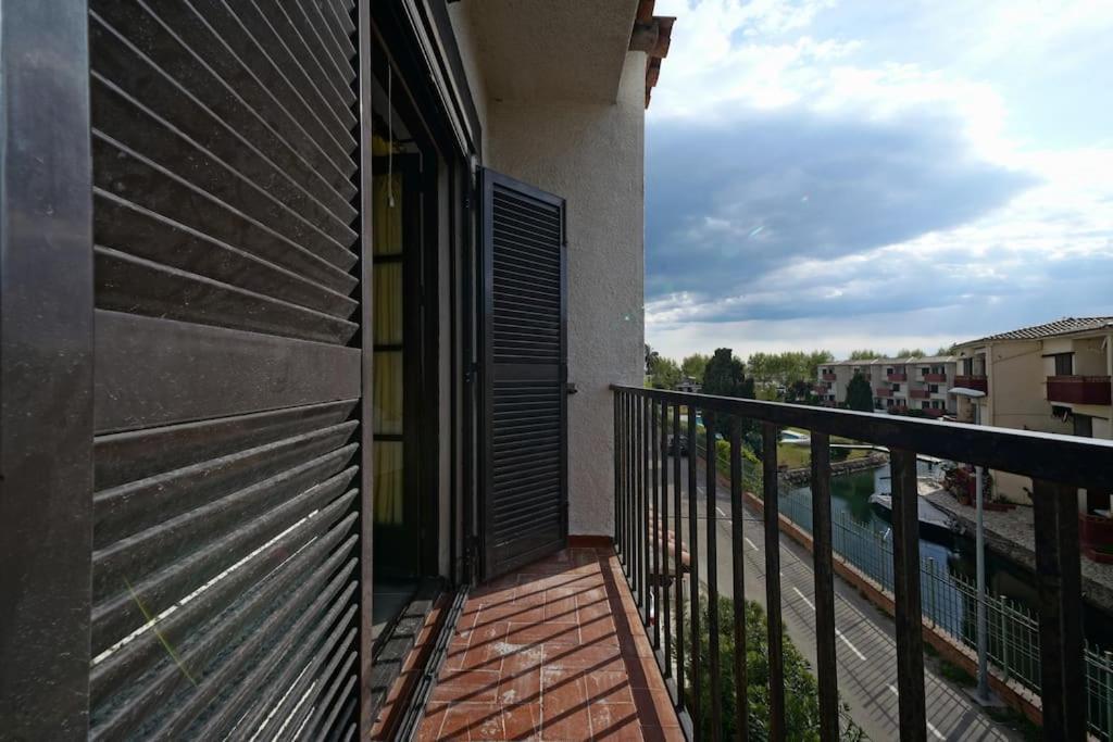 Bonito Apartamento Equipado, Cerca De La Playa Empuriabrava Buitenkant foto